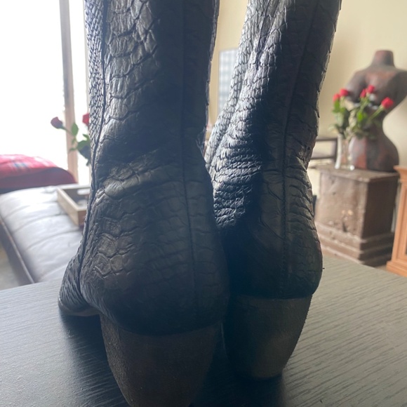 Matisse Caty Black Snakeskin Genuine Leather booties - Picture 6 of 8